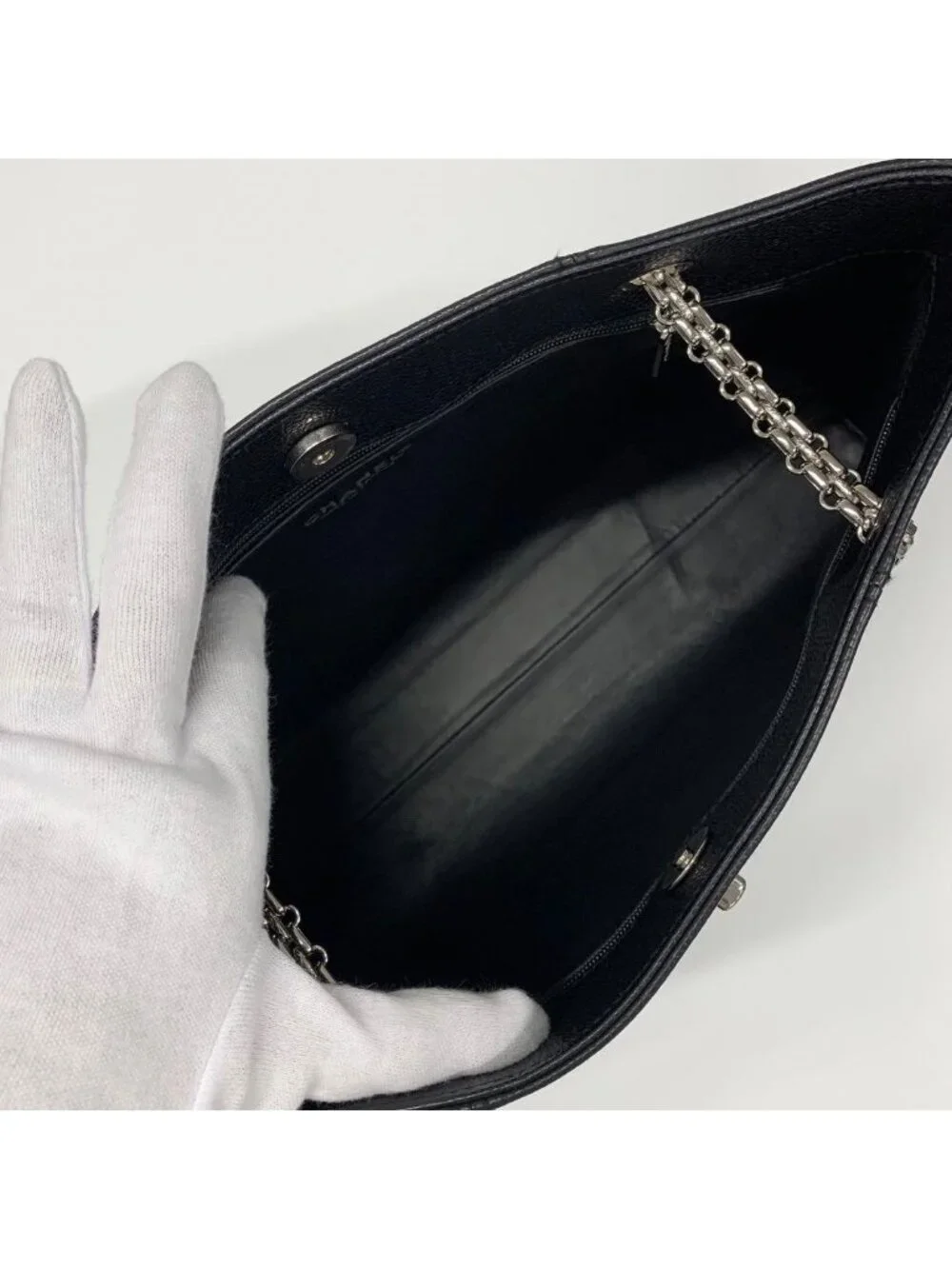Chanel Caviar Leather CC Logo Chain Tote Black